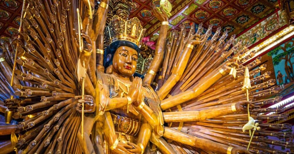 techniki medytacyjne rzeźba buddyjska w trakcje medytacji