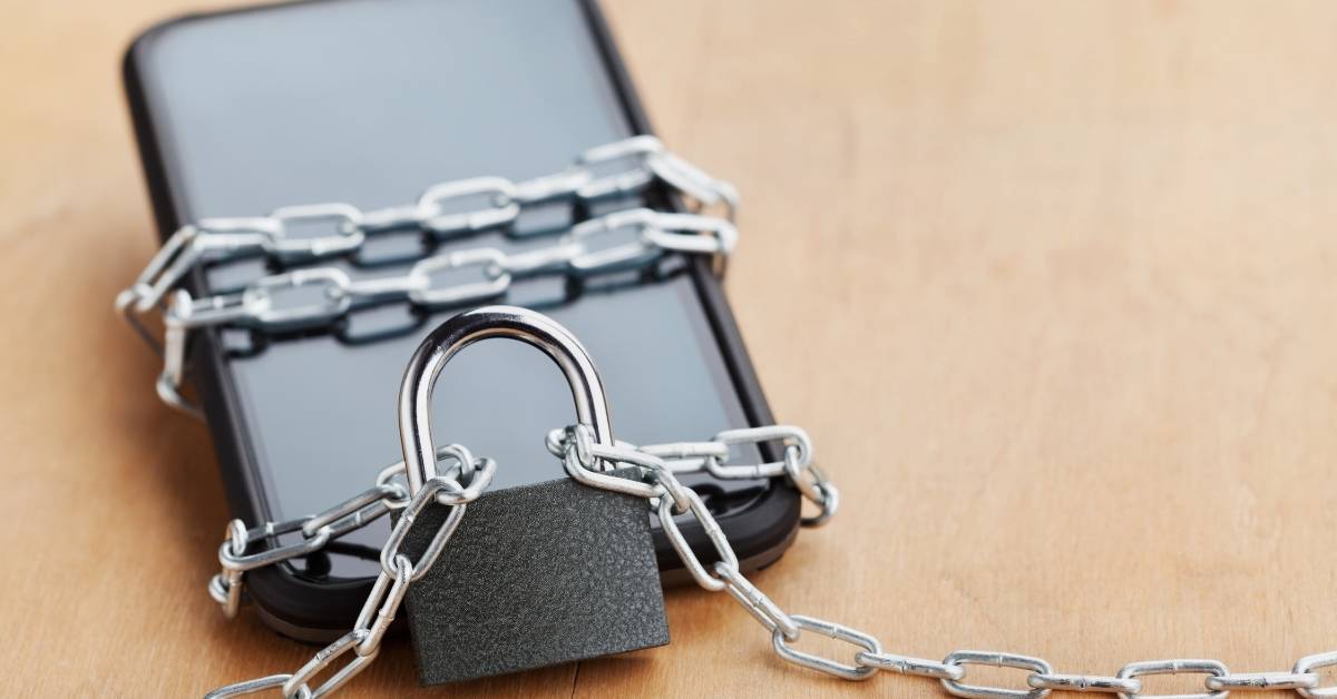 cyfrowy detoks telefon z kłódką